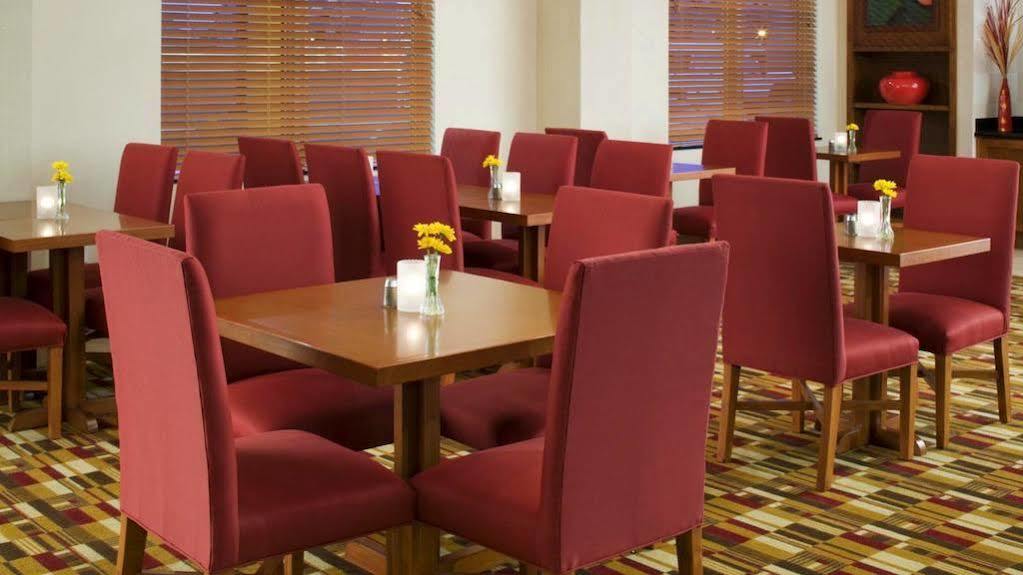 โฟร์ พอยต์ บาย เชอราตัน แซคราเมนโต อินเตอร์เนชั่นแนล แอร์พอร์ต Hotel ซาคราเมนโต ภายนอก รูปภาพ